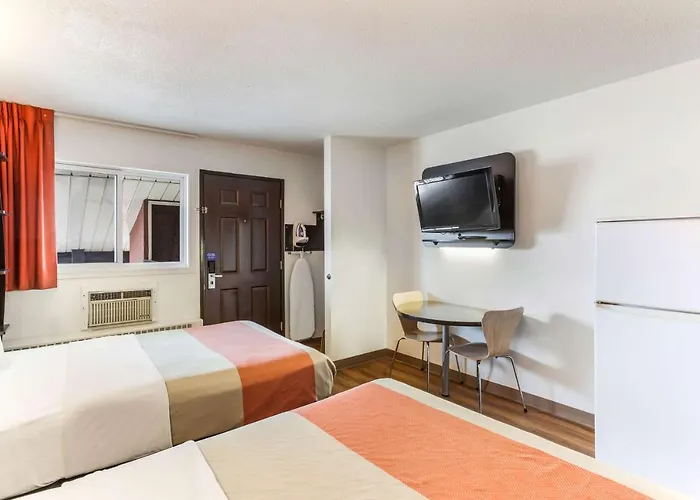 Motel 6-Lethbridge, Ab