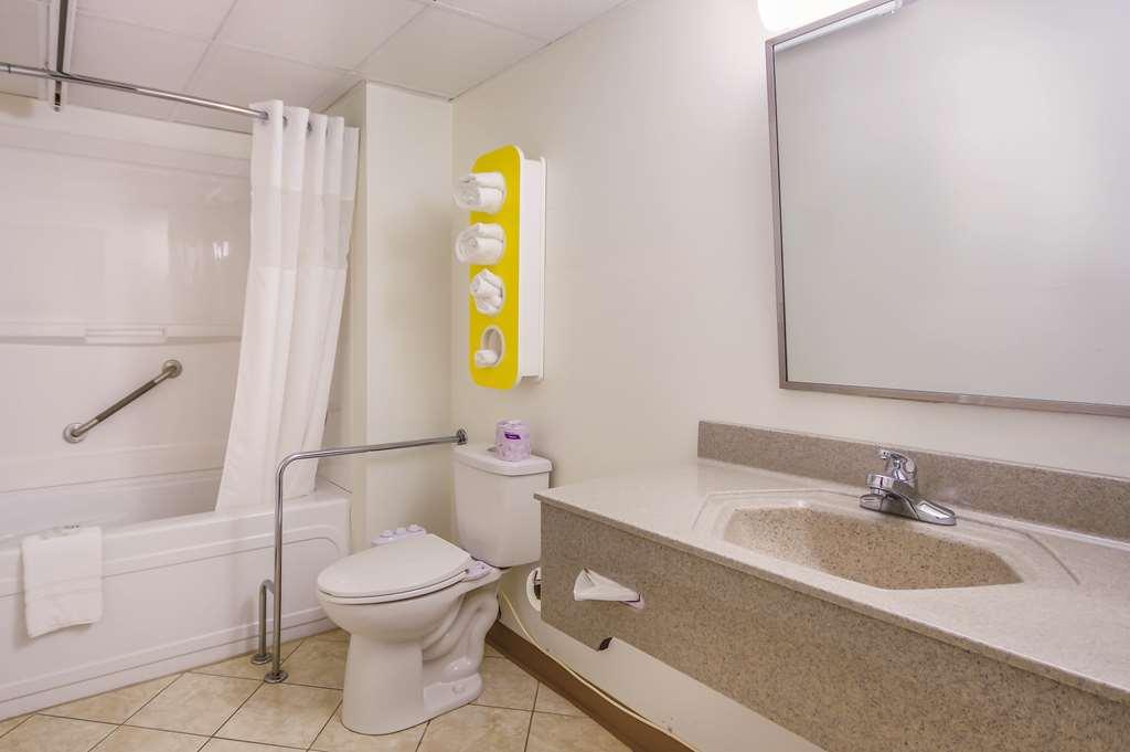 6-lethbridge, Ab Hotel 2*
