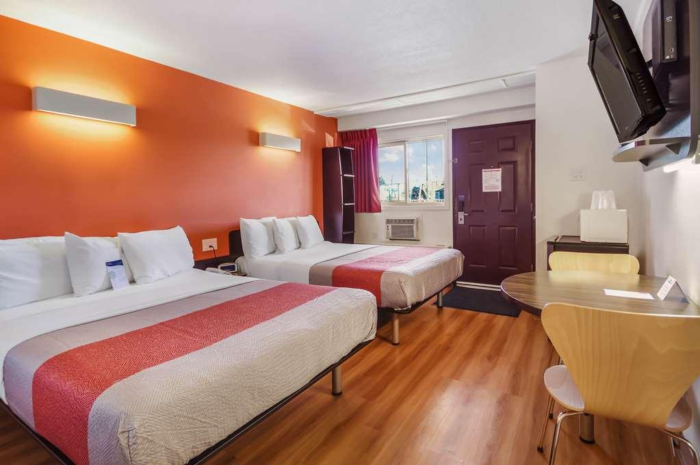 Hotel 6-lethbridge, Ab
