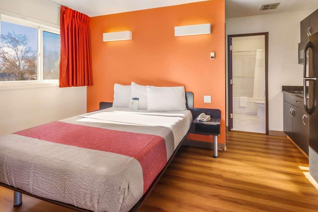 Hotel 6-lethbridge, Ab Lethbridge