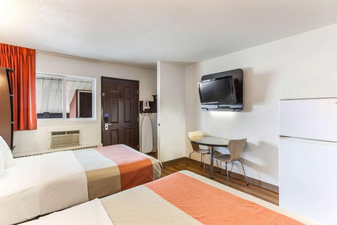 Hotel 6-lethbridge, Ab Lethbridge