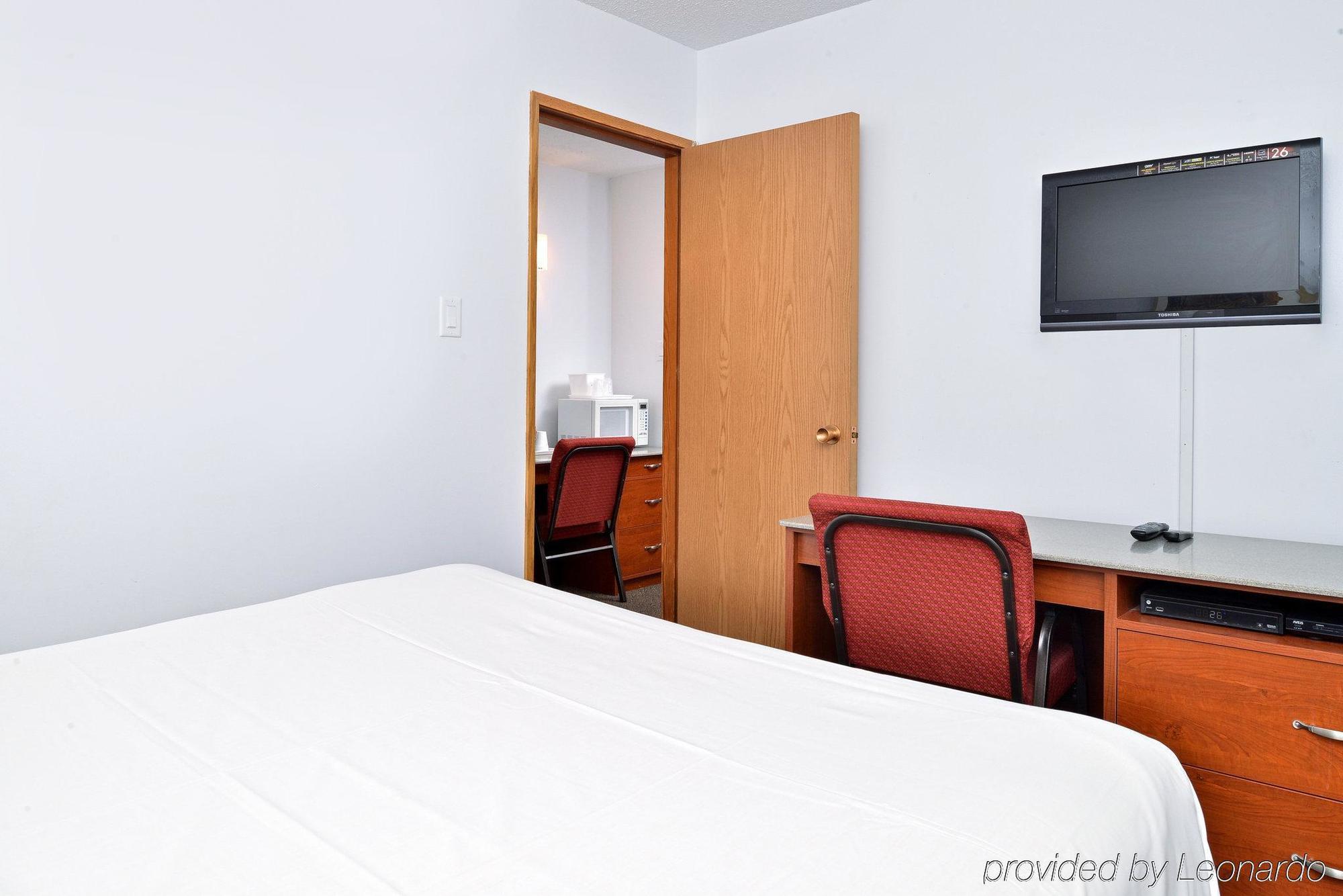 Hotel 6-lethbridge, Ab 2*