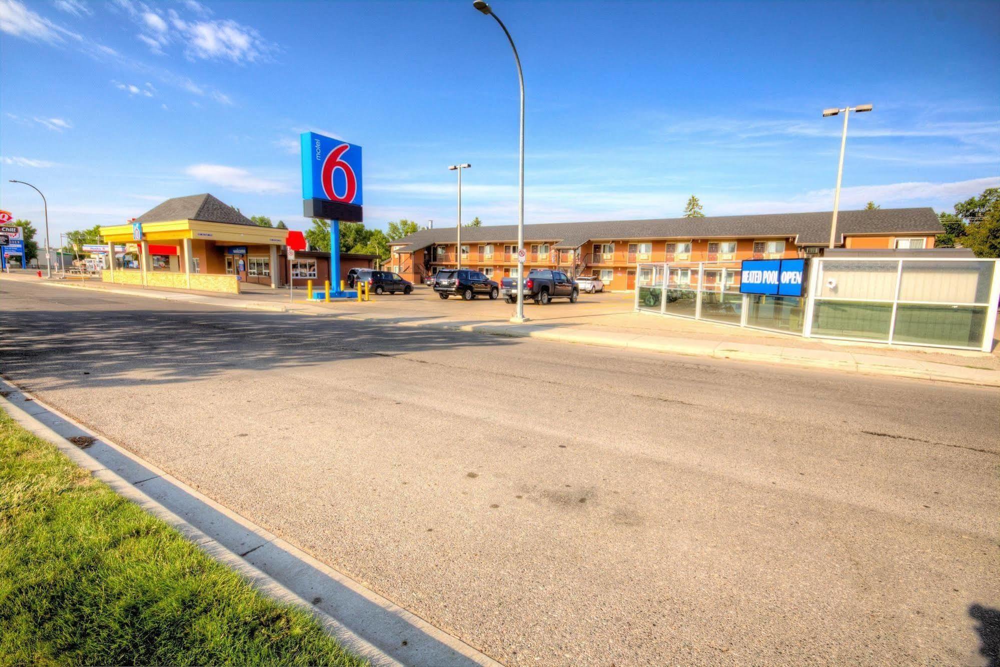 6-lethbridge, Ab Hotel 2*